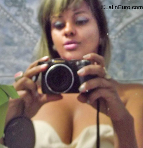 Date this cute Brazil girl Ana Claudia from Sao Paulo BR9273