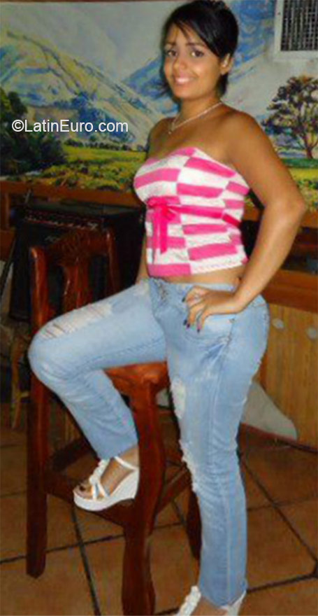 Date this good-looking Venezuela girl Yusmily from Guatire VE438