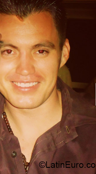 Date this nice looking Mexico man Sinuhe from Mazatlan MX1384