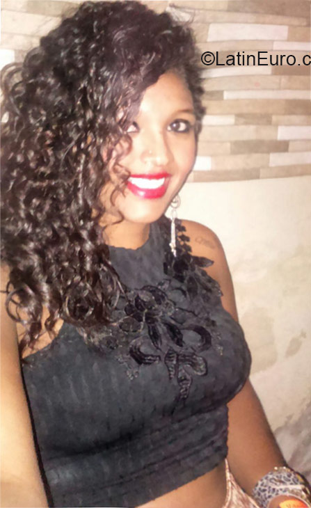 Date this exotic Brazil girl Quesa from Brasilia BR9279
