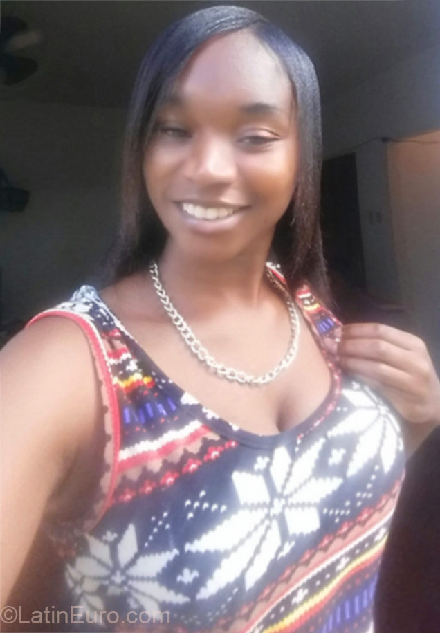 Date this foxy Jamaica girl Lady_Ice from Kingston JM2003