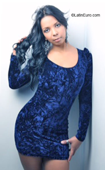 Date this athletic Brazil girl Joice from NANUQUE BR9294