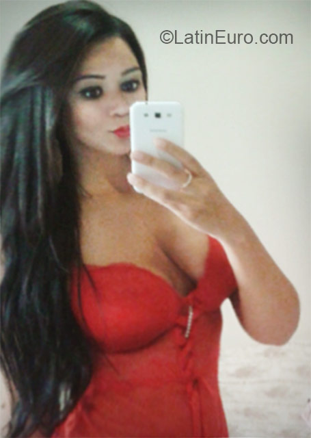 Date this sensual Brazil girl Vanessa from Brasilia BR9320