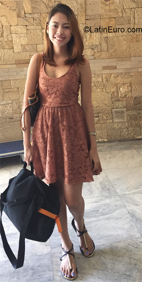 Date this voluptuous Philippines girl Mica from Bacolod PH771