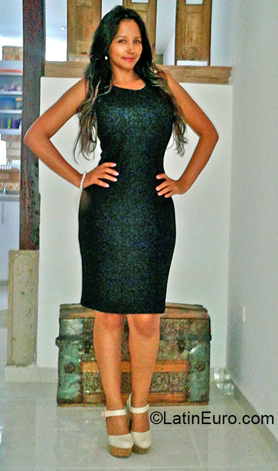 Date this athletic Colombia girl TRANQUILA from Cali CO17372