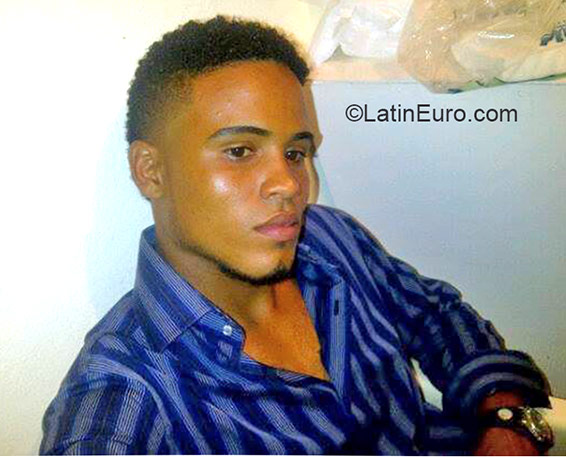 Date this fun Dominican Republic man Miguel from Santo Domingo DO22181