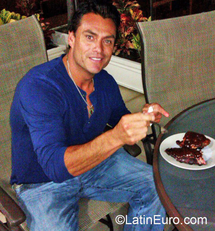 Date this sultry United States man Blas from San Francisco US16173