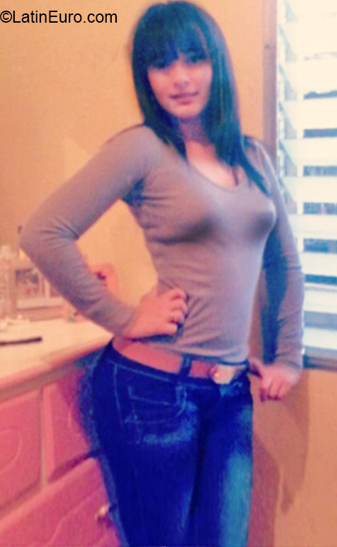 Date this hot Honduras girl Keylen from Tegucigalpa HN1539