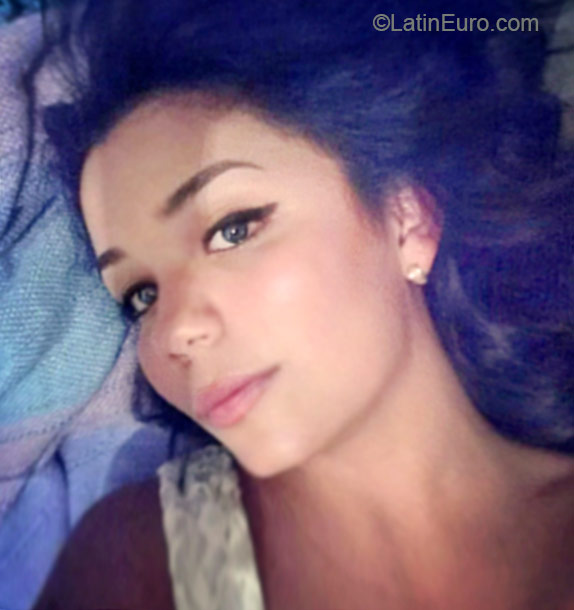 Date this stunning Venezuela girl Barbara from Caracas VE525