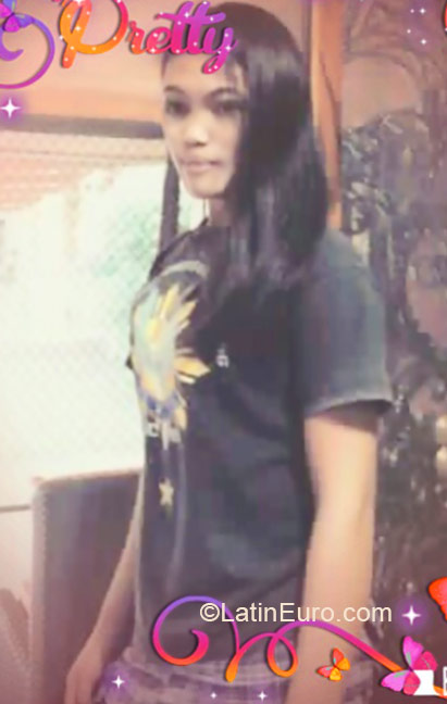 Date this tall Philippines girl Maria from Bais PH787