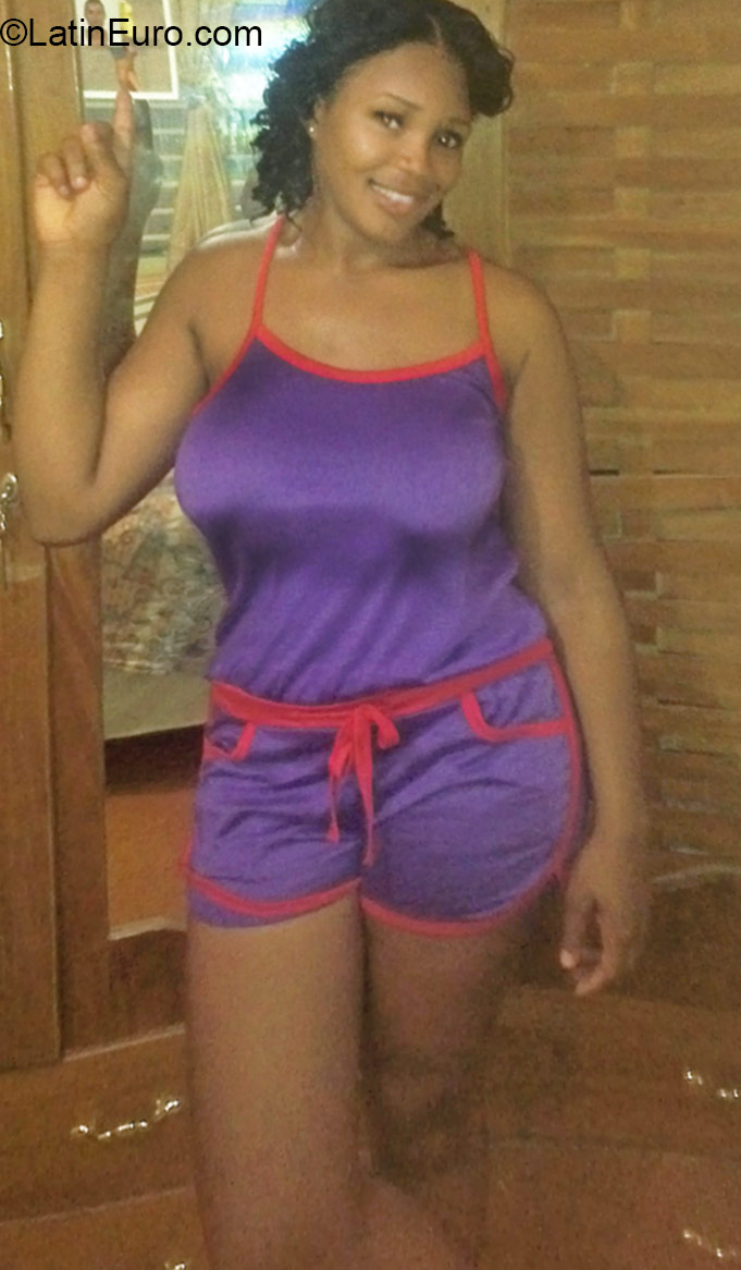 Date this happy Jamaica girl Octavia from Montego bay JM2081