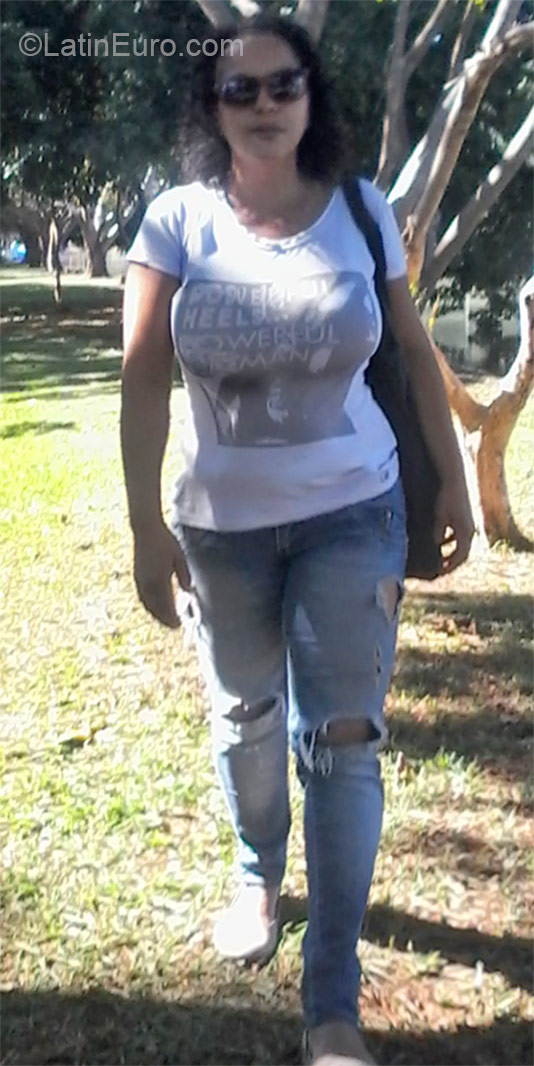 Date this lovely Brazil girl Name:	Glaucia from Piracicaba BR9370