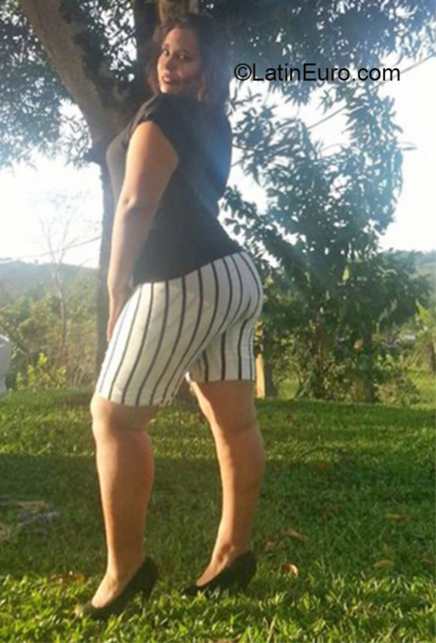 Date this sultry Honduras girl Yolanda from Puerto Cortes HN2784
