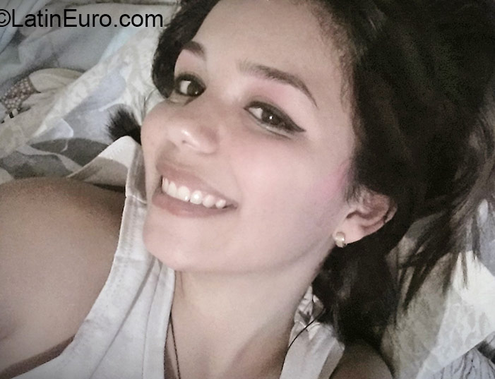 Date this voluptuous Venezuela girl Barbara from Caracas VE548