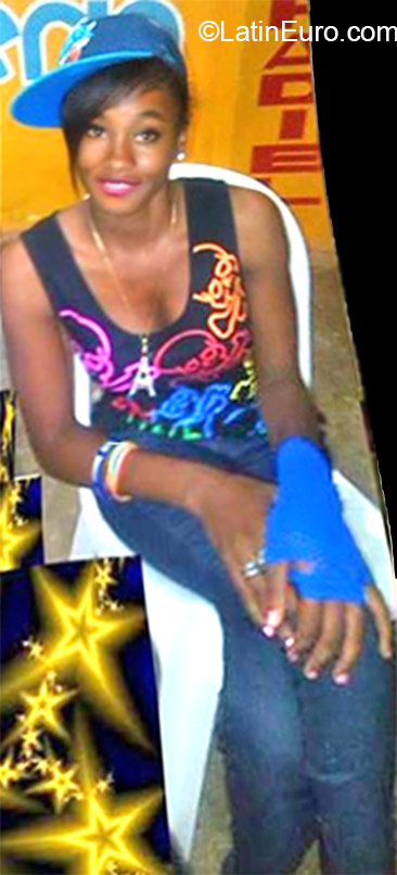 Date this sultry Dominican Republic girl Gisselle from Santo Domingo DO22569