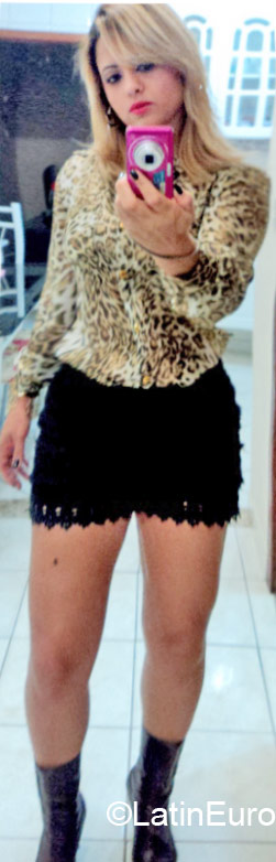 Date this gorgeous Brazil girl Luh from Ipatinga BR9383