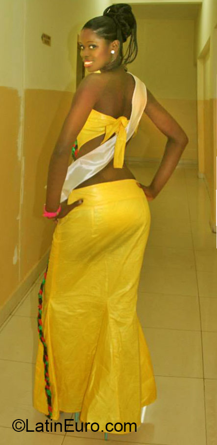 Date this pretty Brazil girl Wini from Fortaleza BR9395