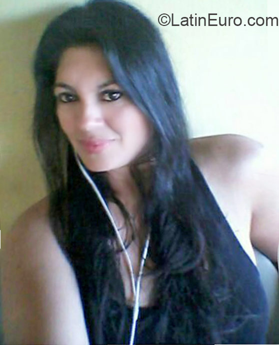 Date this voluptuous Honduras girl Lorena from San Pedro Sula HN1587