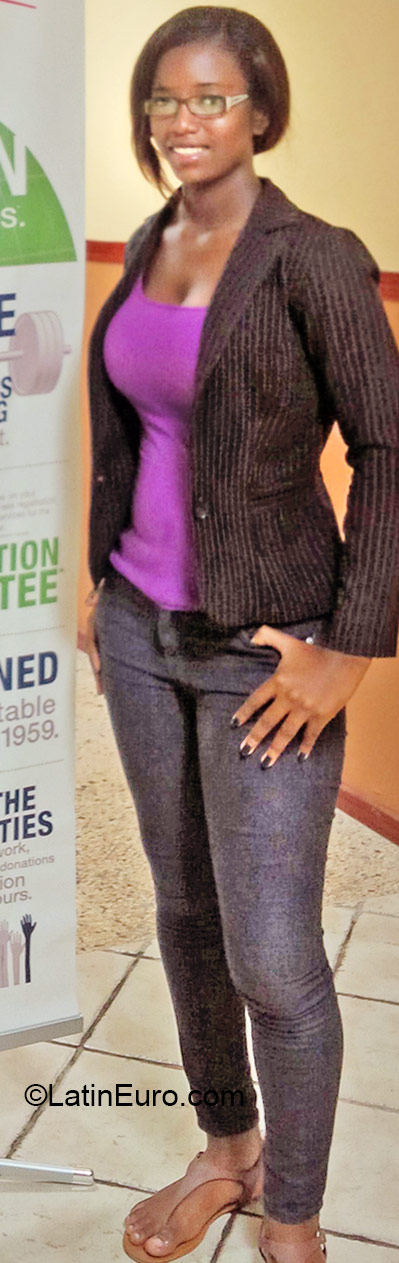 Date this athletic Jamaica girl Carlisa from Kingston JM2114