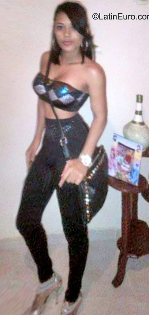 Date this stunning Dominican Republic girl Leidy from San Francisco de Macoris DO22845
