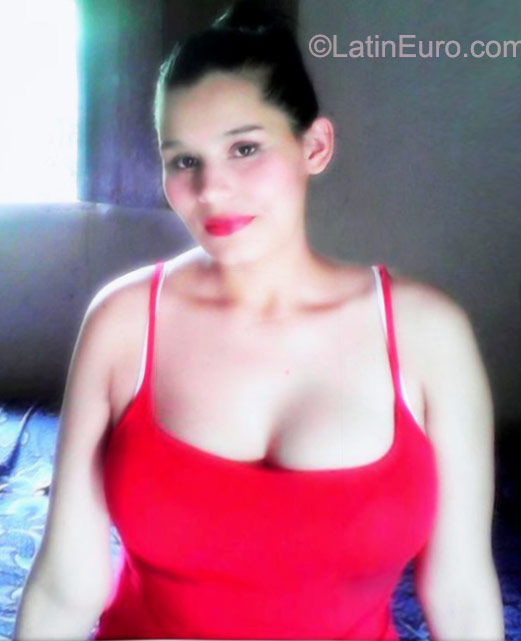 Date this sultry Honduras girl Besy from Comayagua HN1615