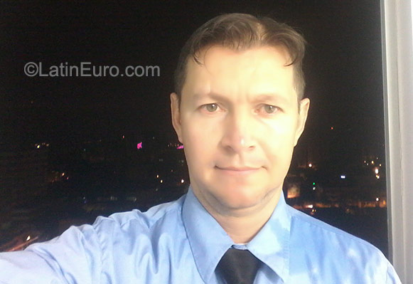 Date this pretty Colombia man Javier from Bucaramanga CO17813