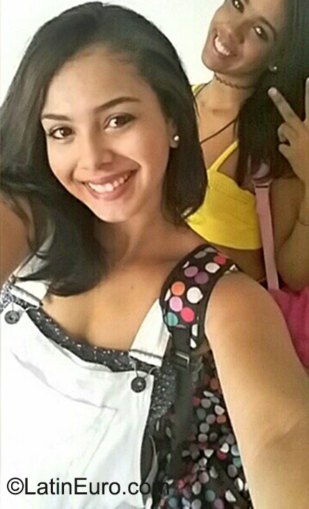 Date this hard body Brazil girl Wanesa from Maceio BR9420