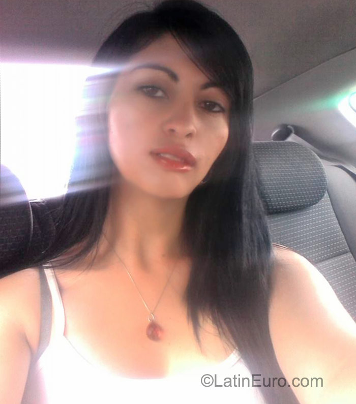 Date this cute Colombia girl Karen from Bogota CO17871