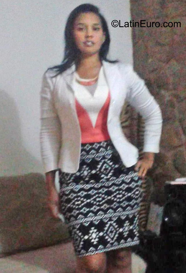 Date this sultry Venezuela girl Valentina from Porlamar VE606