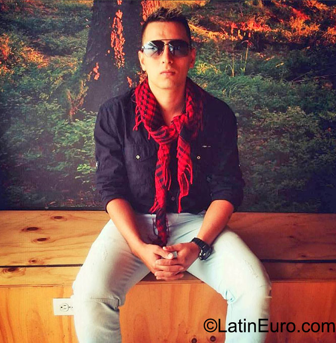 Date this beautiful Colombia man Mauricio from Medellin CO17934