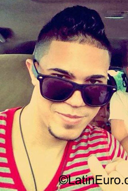 Date this attractive Dominican Republic man Jeison from Santo Domingo DO23091