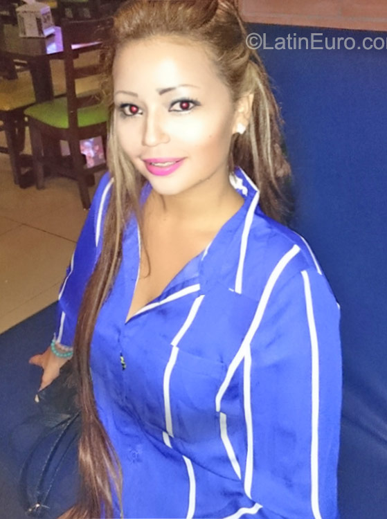 Date this charming Panama girl Angie from Panama City PA688