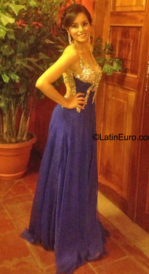 Date this tall Honduras girl Iveth from Comayagua HN1688