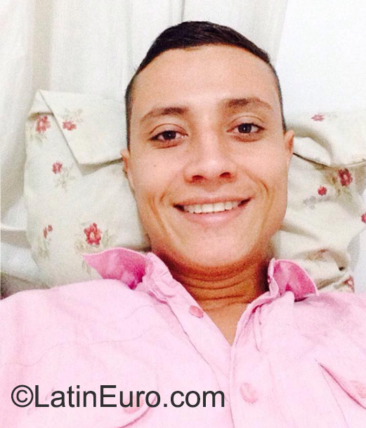Date this exotic Colombia man Jorge from Medellin CO17985