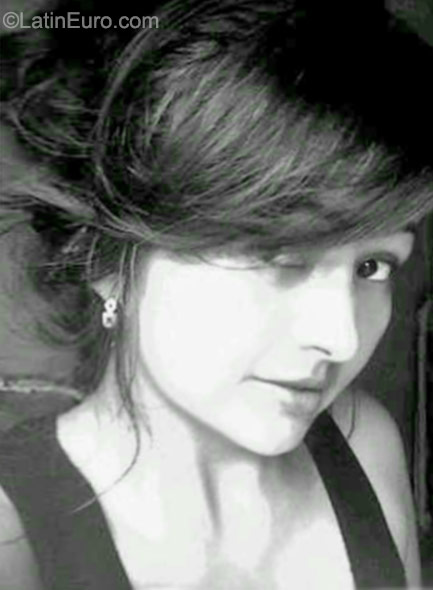Date this funny Honduras girl Isis from Tegucigalpa HN1690