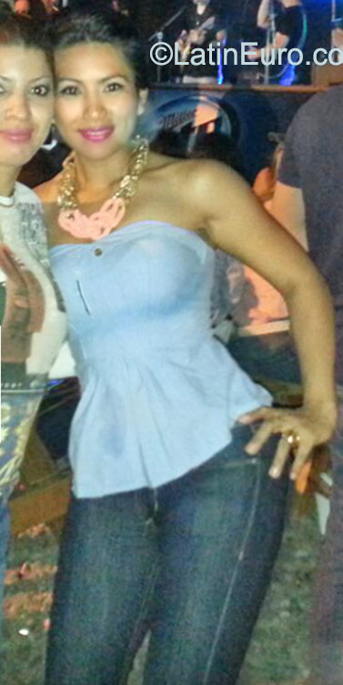 Date this voluptuous Honduras girl Flavia from san pedro sula HN1691