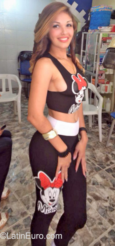 Date this pretty Dominican Republic girl Yani from Bonao DO23261
