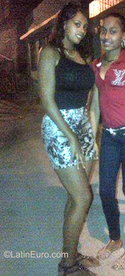 Date this attractive Dominican Republic girl Liliana from Santo Domingo DO23380