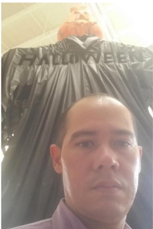 Date this nice looking Colombia man Roberto tapias from Barranquilla CO18080