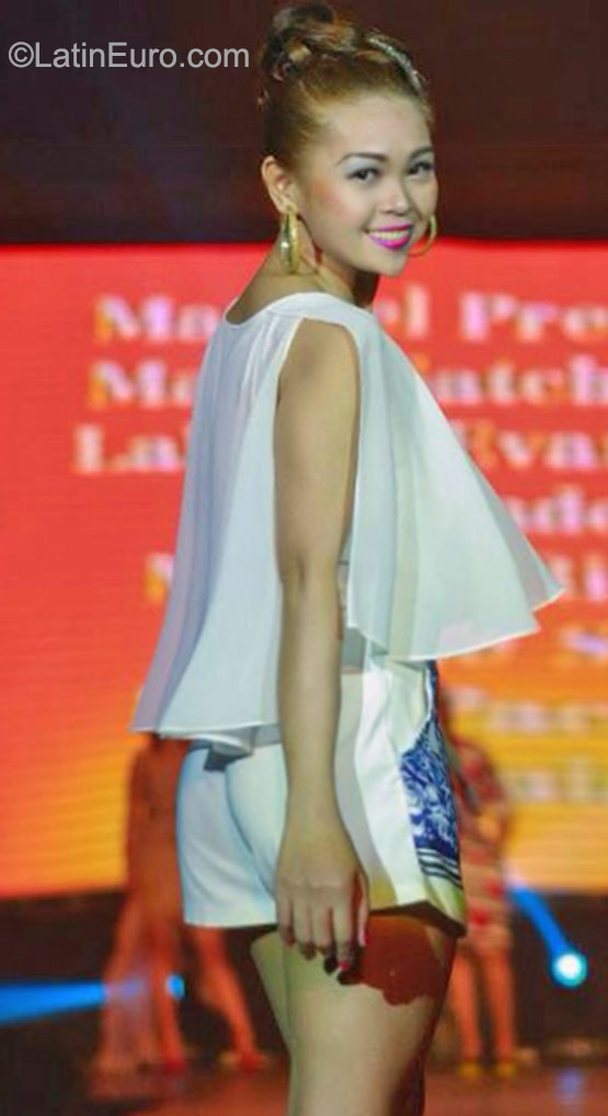 Date this stunning Philippines girl Geraldine from Cagayan De Oro City PH822