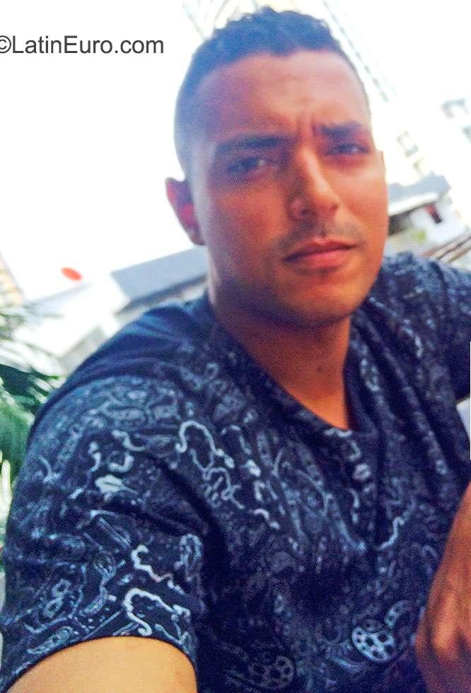 Date this exotic Panama man Javier from Panama City PA715