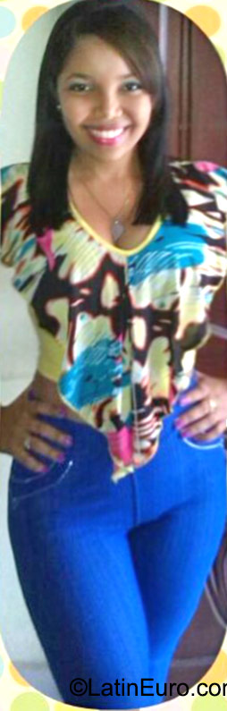 Date this sensual Dominican Republic girl Leysi from santo domingo DO23455