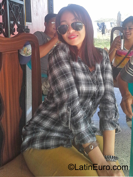 Date this happy Honduras girl Paty from Tegucigalpa HN1738