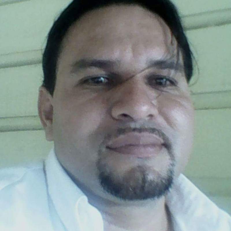 Date this nice looking Honduras man Edwin from Roatan HN1759