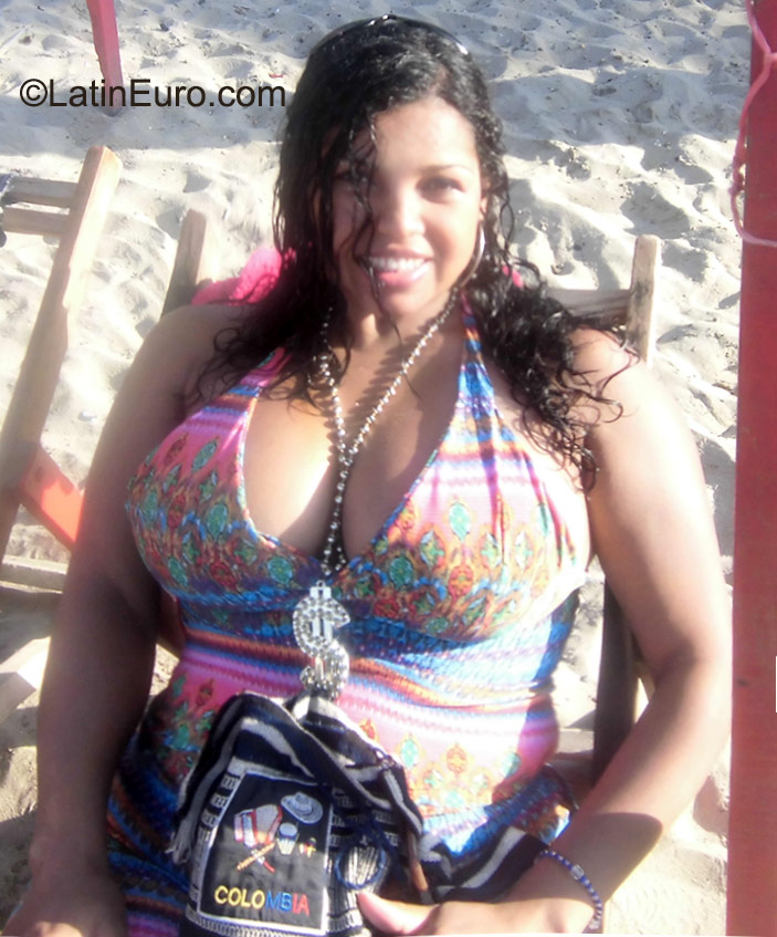 Date this sensual Venezuela girl Cenery from Caracas VE637
