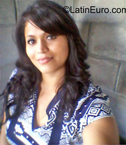 Date this tall Honduras girl Delmi from Tegucigalpa HN1772