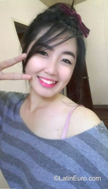 Date this sensual Philippines girl Daniela from Manila PH827
