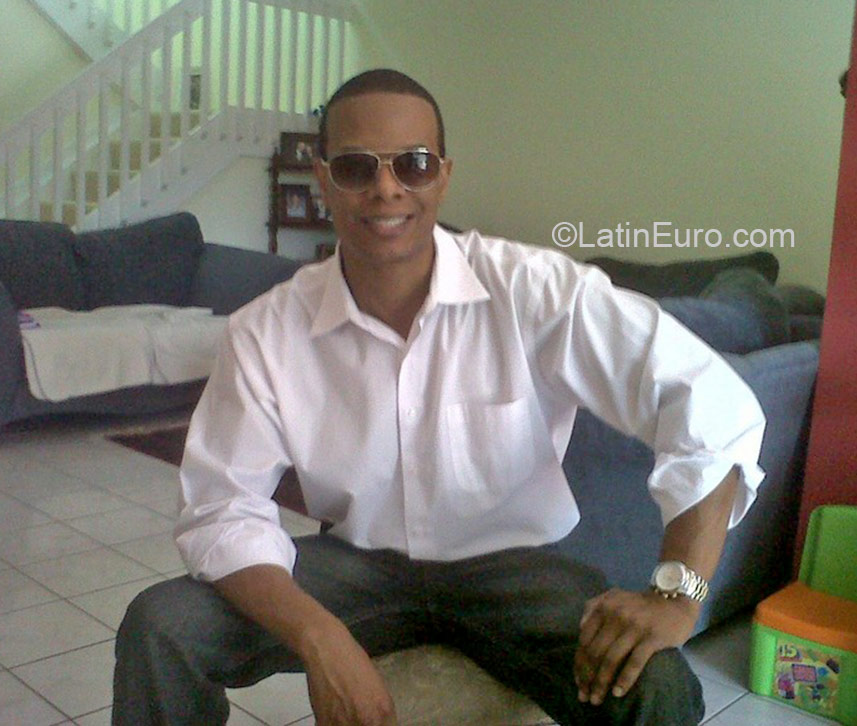 Date this attractive United States man Trueblue from Miramar US16640