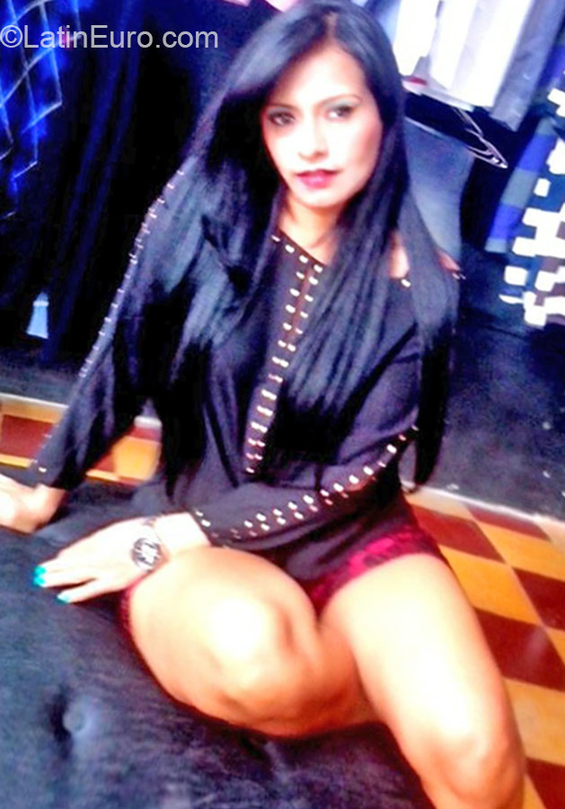 Date this charming Colombia girl Andrea from Medellin CO25301