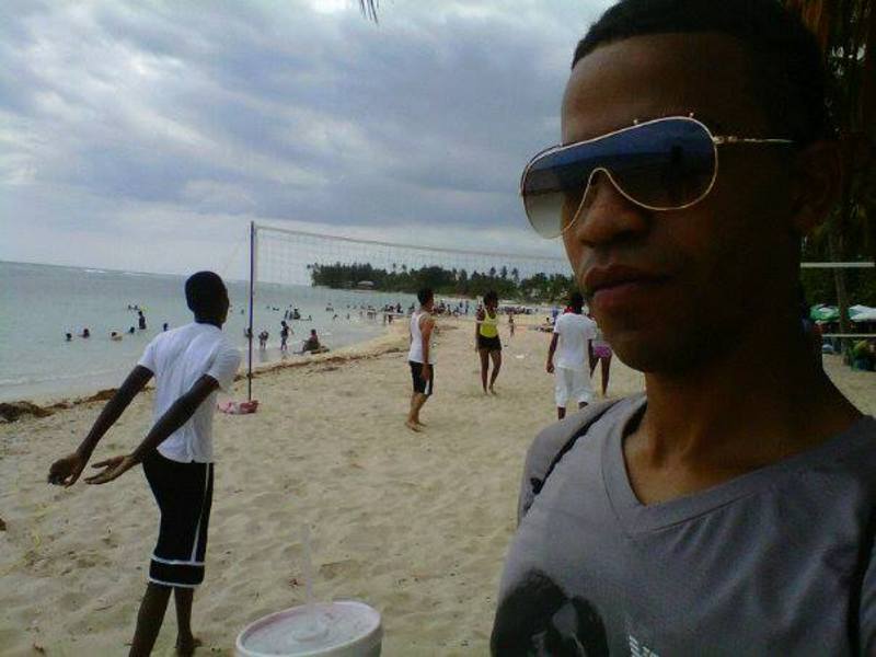 Date this pretty Dominican Republic man Luis from Santo Domingo DO23778